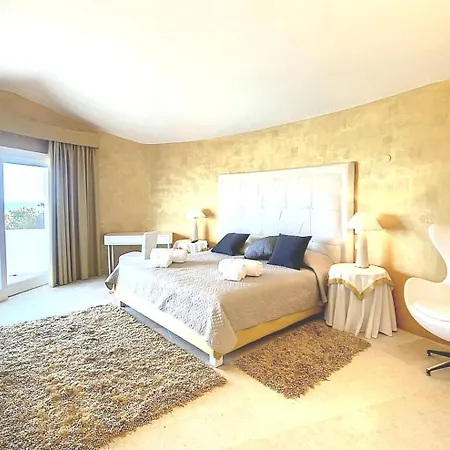 Vakantiehuis Spacious Villa Osma 5 - Sea View