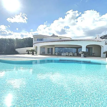 Spacious Villa Osma 5 - Sea View Vakantiehuis Porto Cervo